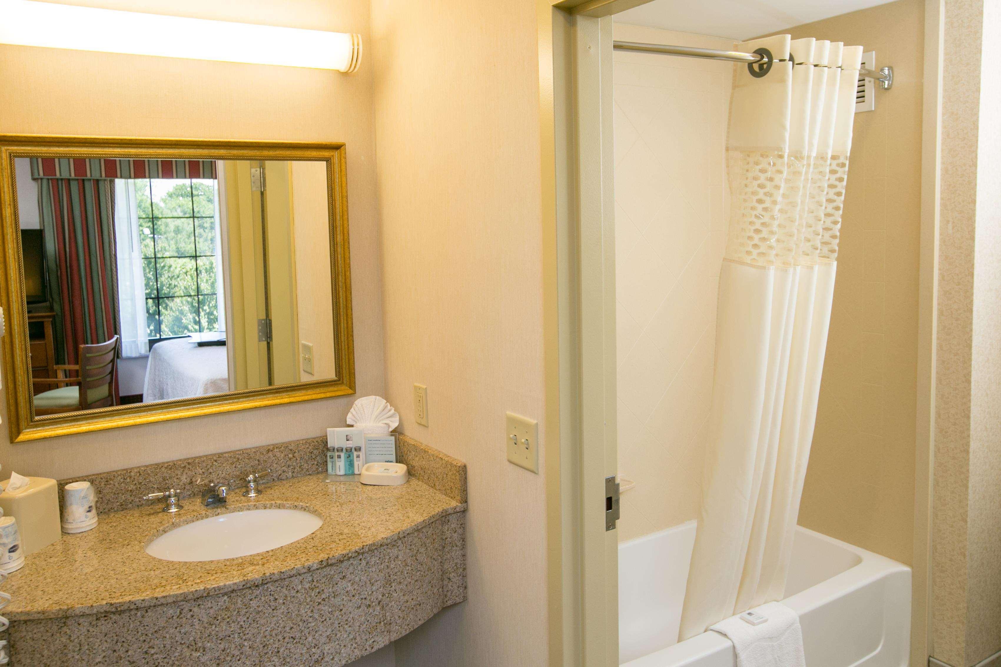 Hampton Inn Hadley-Amherst Area Bagian luar foto